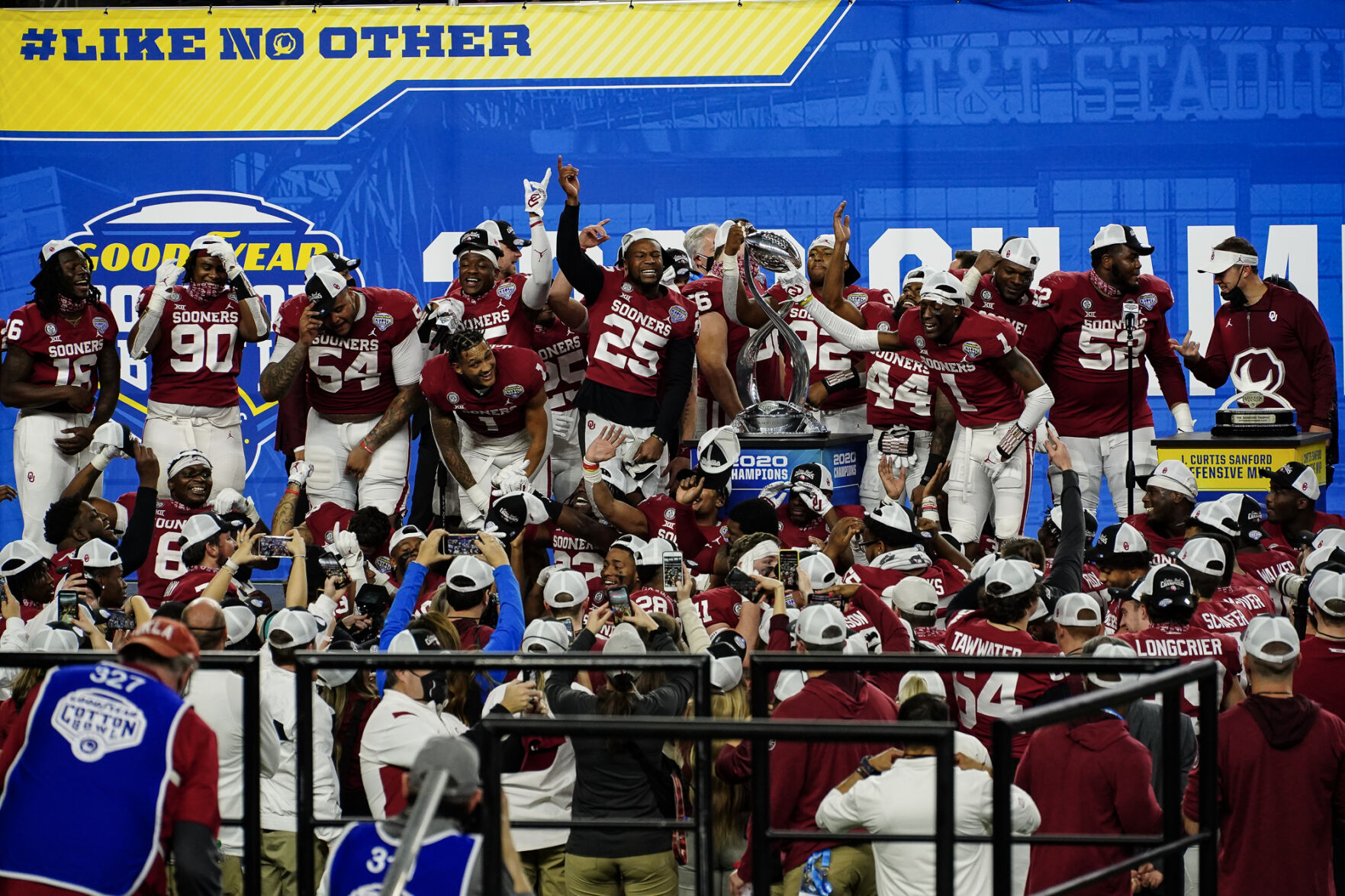 Sooners sing